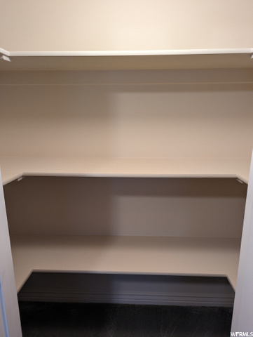 Down bed Closet