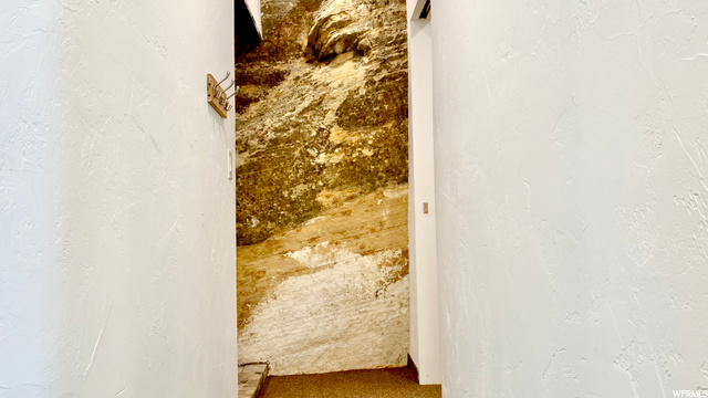 Entrance to walk in shower. This is the mountainsi