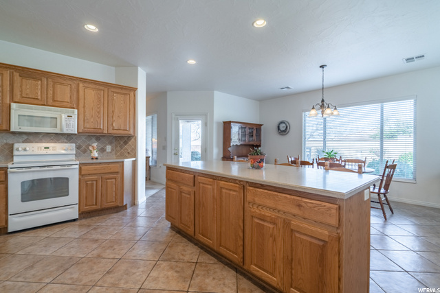 Kitchen & Dining Room