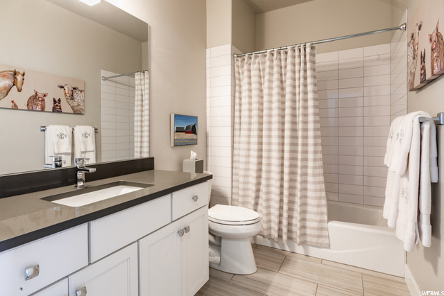 Guest FULL Bath