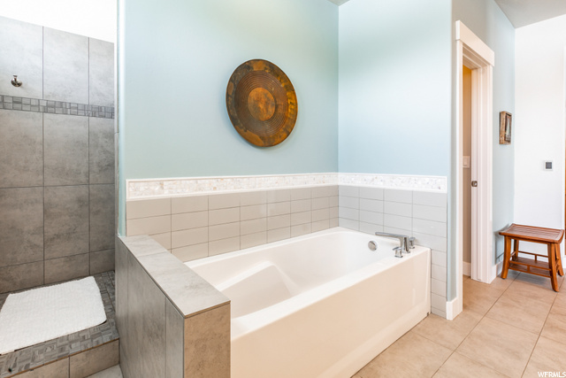 Master Garden Tub