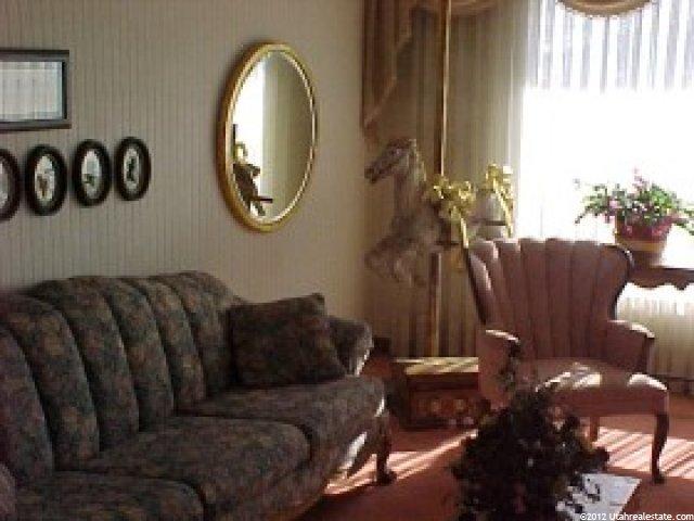 1047 Sunview Cir, Ogden, UT 84404 — photo 2