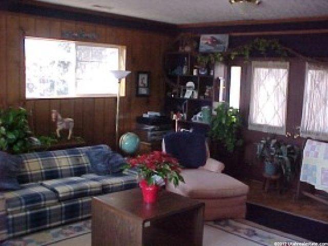 1047 Sunview Cir, Ogden, UT 84404 — photo 4