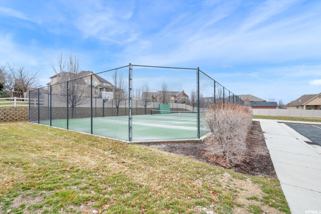 HOA tennis court