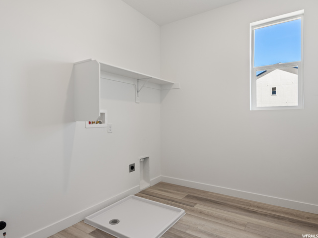 Laundry w/Sink Pre-Plumb