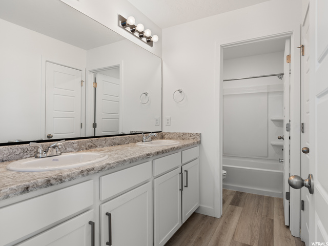 Bath 2 - 2nd Floor