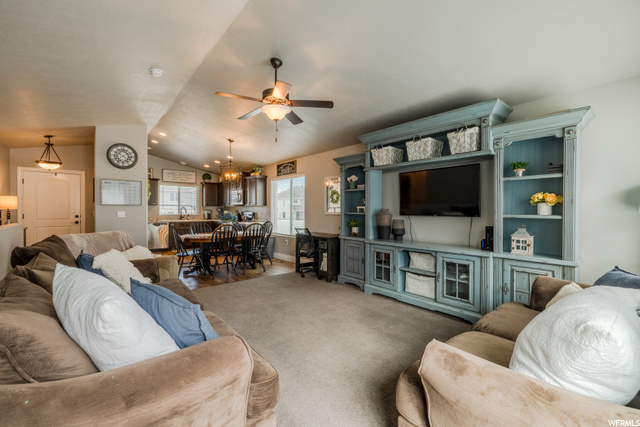 Living area - other direction