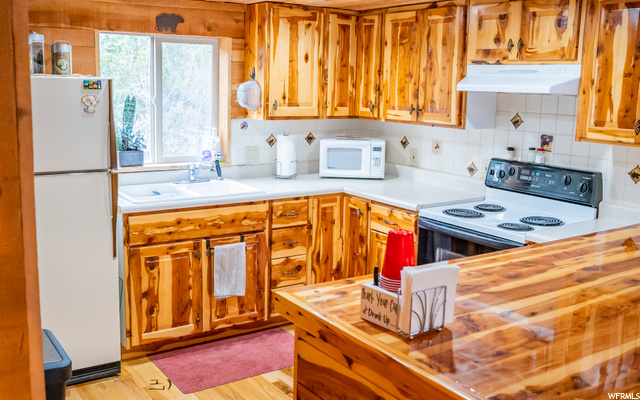 2nd floor kitchen