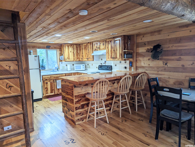 2nd floor main living / kitchen