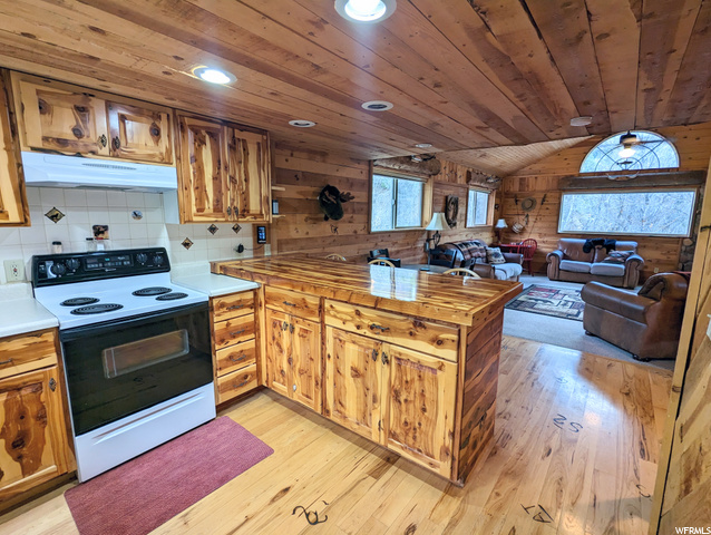 2nd floor kitchen