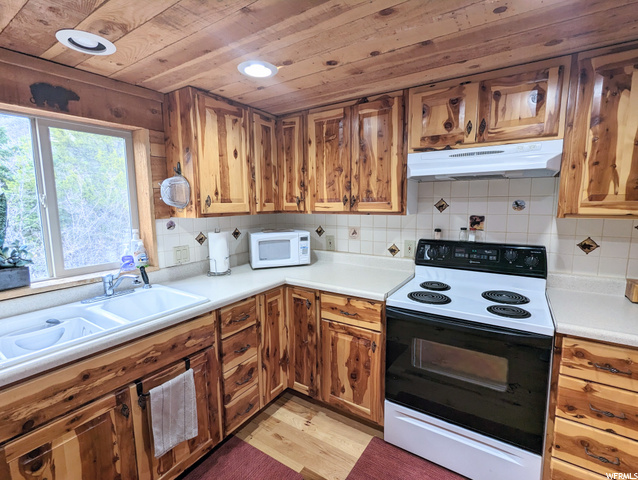 2nd floor kitchen