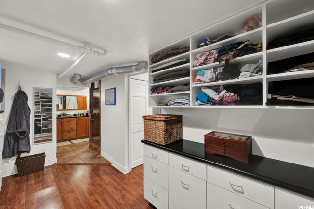 Walk in closet, primary bath