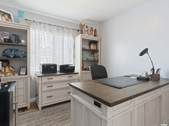 Bedroom/Office
