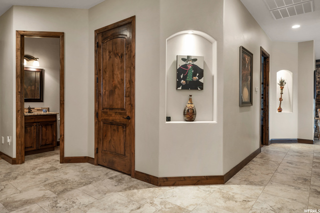 Entry / Half Bath / Hallway