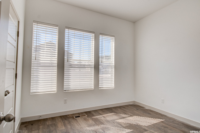 Front office/Bedrooms