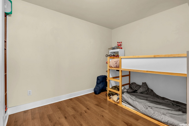 Flex bonus room off downstairs bedroom