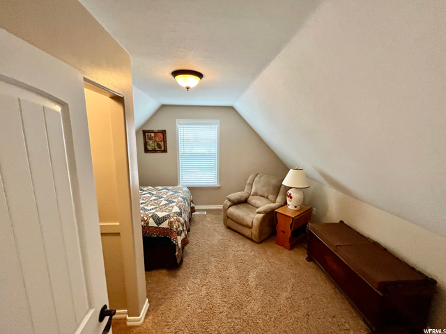 Upper Level Bedroom/Bath