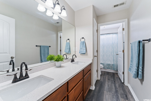 Main Bathroom on Floor 2