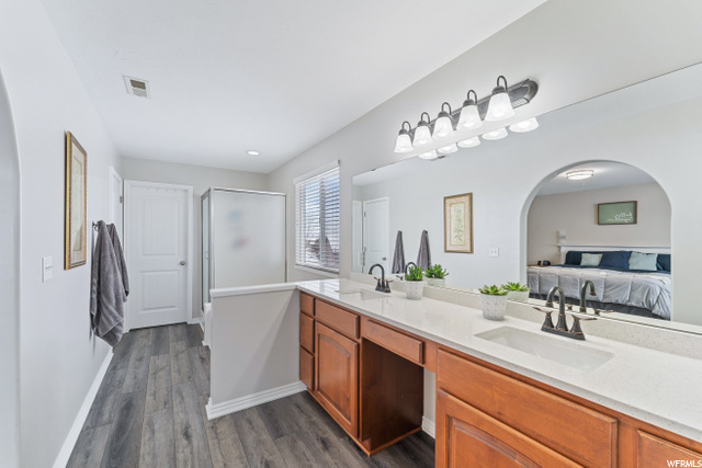Master Bath - Sinks