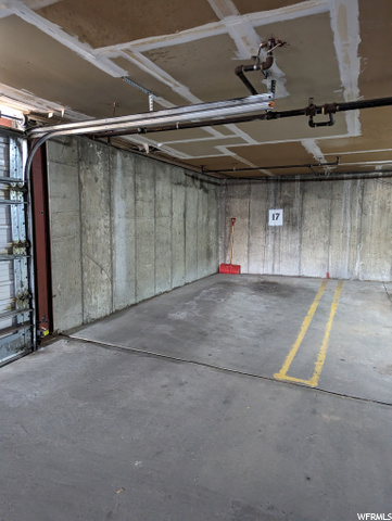 Personal Parking Space 17