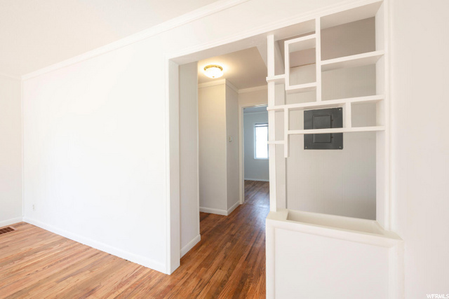 Hallway to bathroom and bedrooms