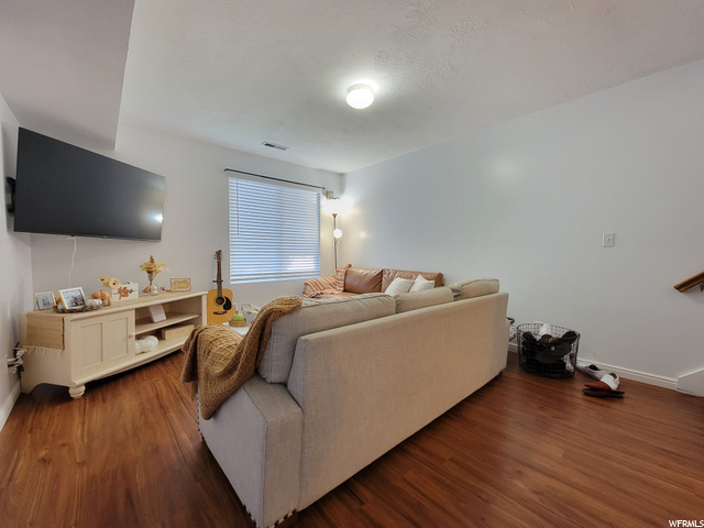 574 Living Room
