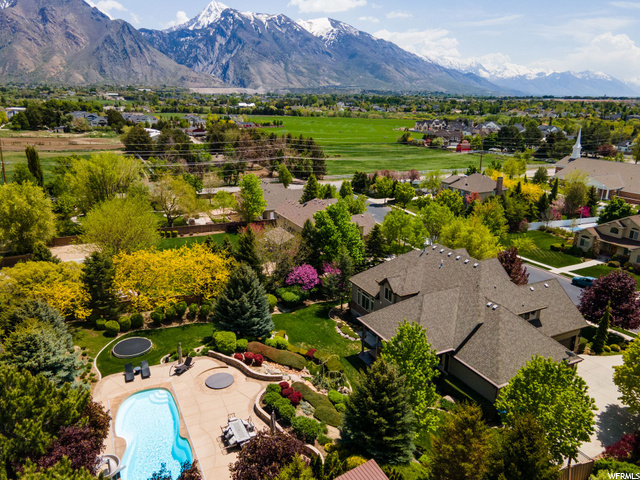 East Mountain Views