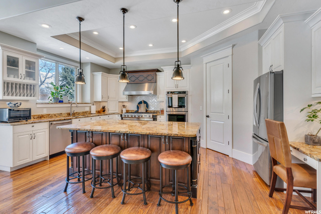 Kitchen & Pantry