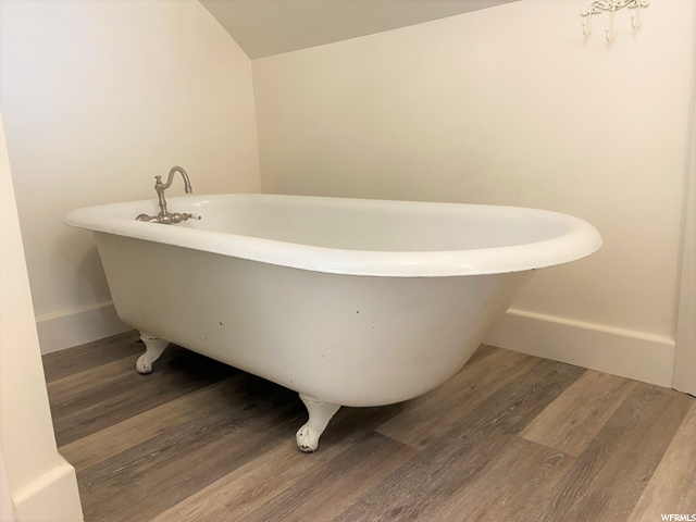 Original clawfoot tub