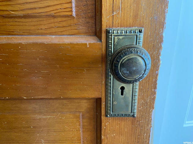 Original door/doorknob