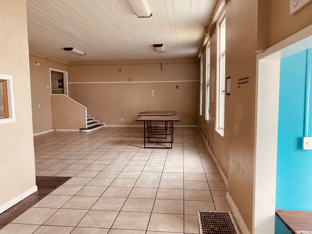 Kitchen dining area