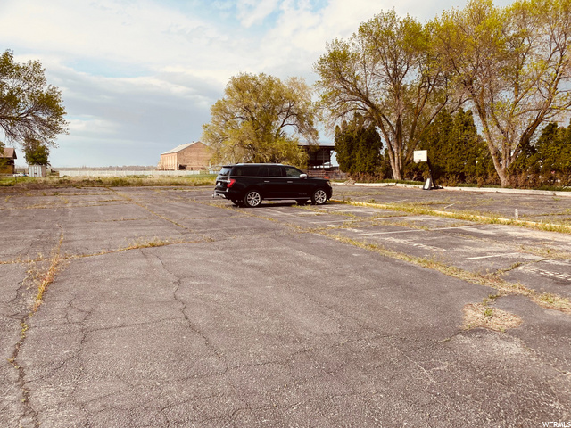 24 stall parking lot