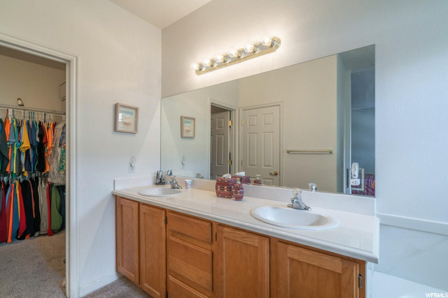Master Vanity