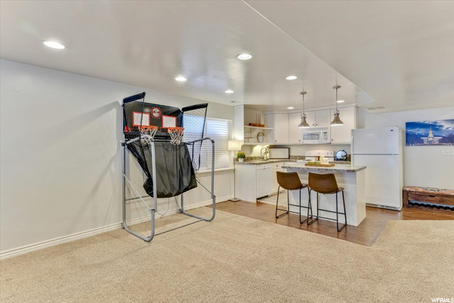 Basement Kitchenette/Dining Area