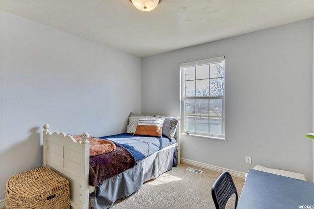 Bedroom 1 - Main Floor