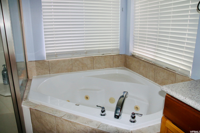 Jetted Garden Tub