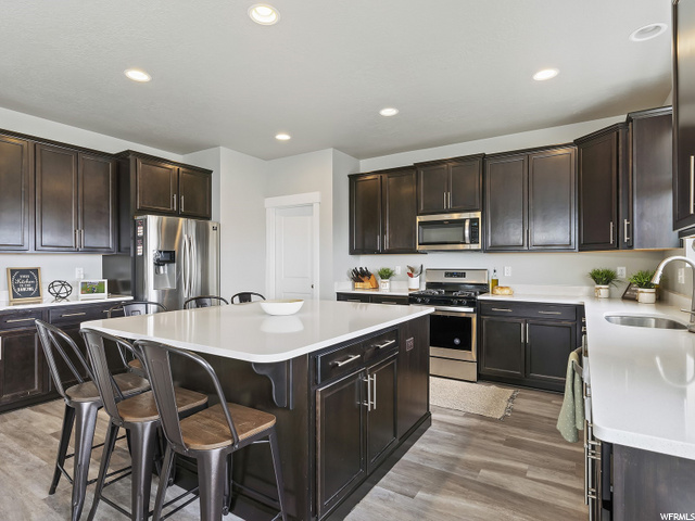 White quartz countertops