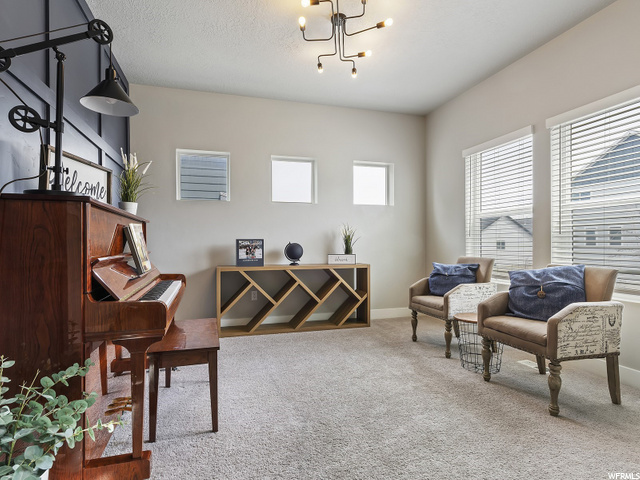 Formal living room / Office