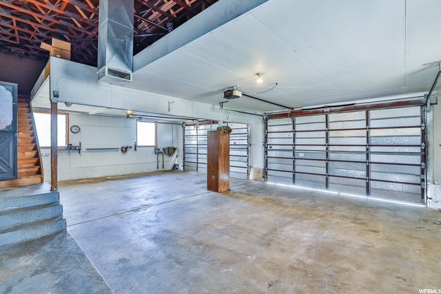 Extra Large 4 Car Garage