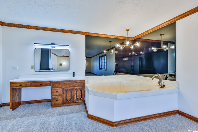 Enjoy the Giant Jetted Tub