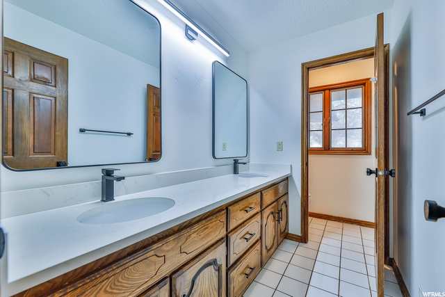 Main Floor Bathroom
