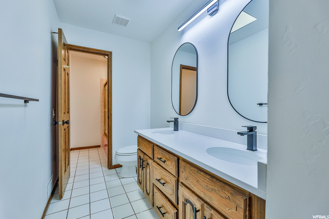 2nd Floor Bathroom