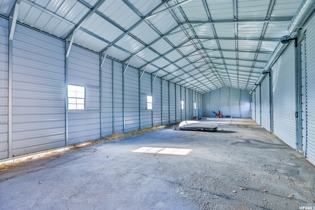 Detached Garage with 5 Garage Doors