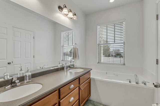 Primary Suite Bathroom