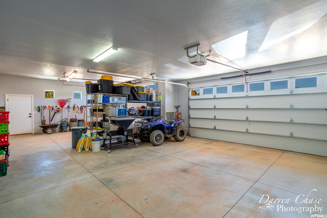 1139 SF Garage