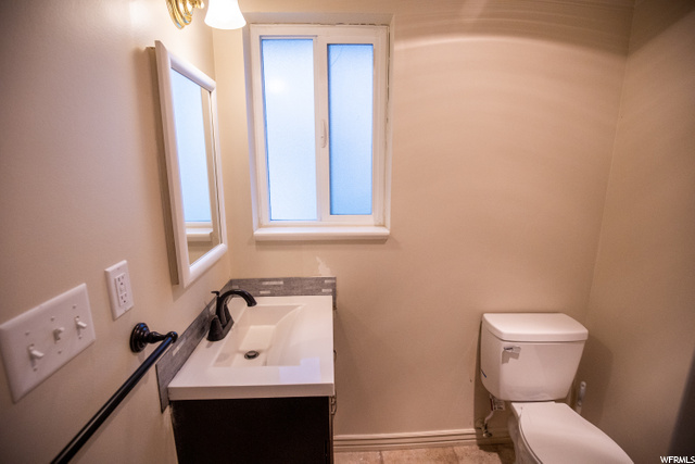 Upstairs 3/4 Bath