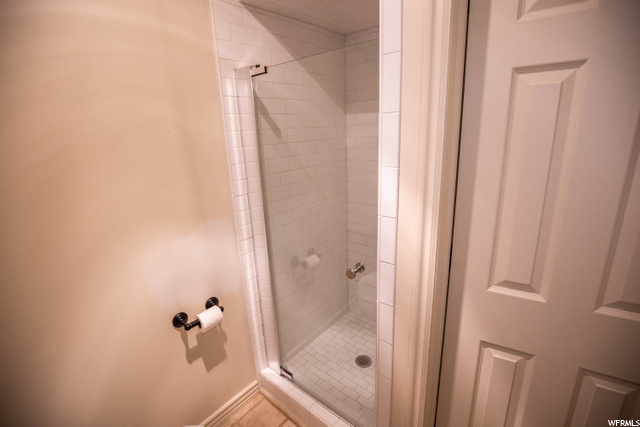 Upstairs 3/4 Bath