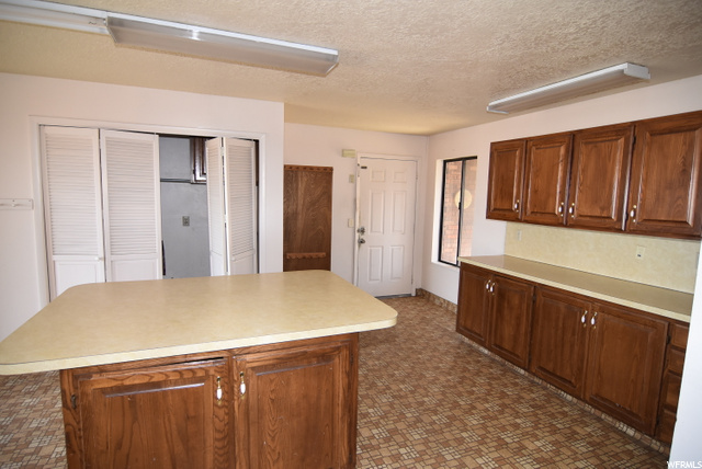 Mud rm/Laundry &Craft area