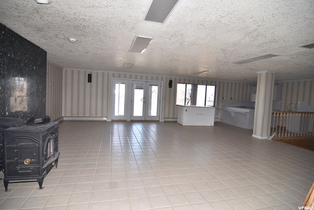Walk-out basement gathering room