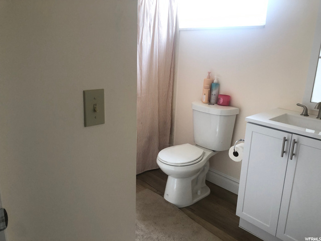 bathroom 2 unit upst
